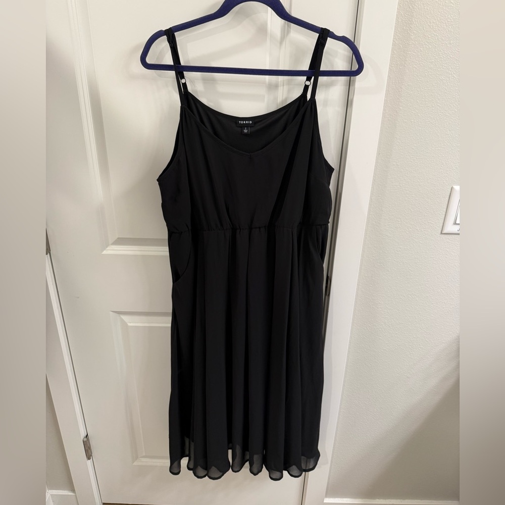 Sz 2 torrid Black Sleeveless dress
